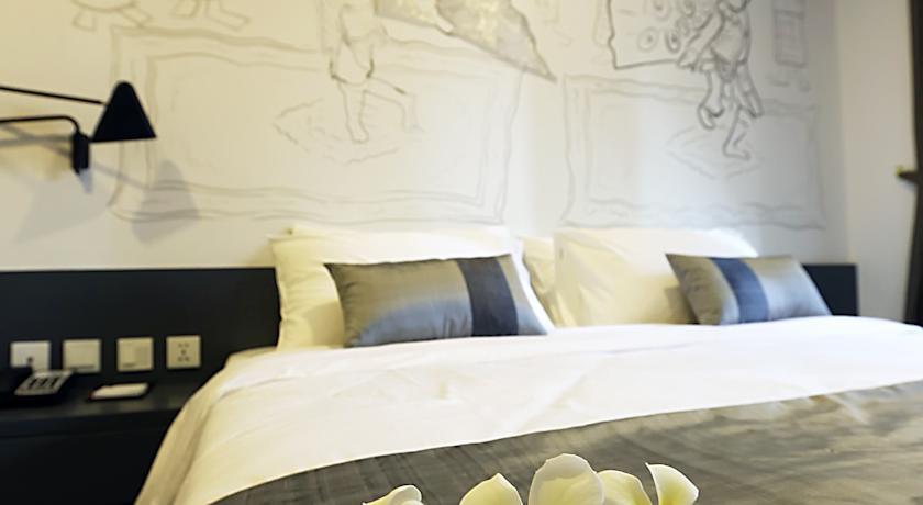 Hotel Records Phnom Penh Room photo