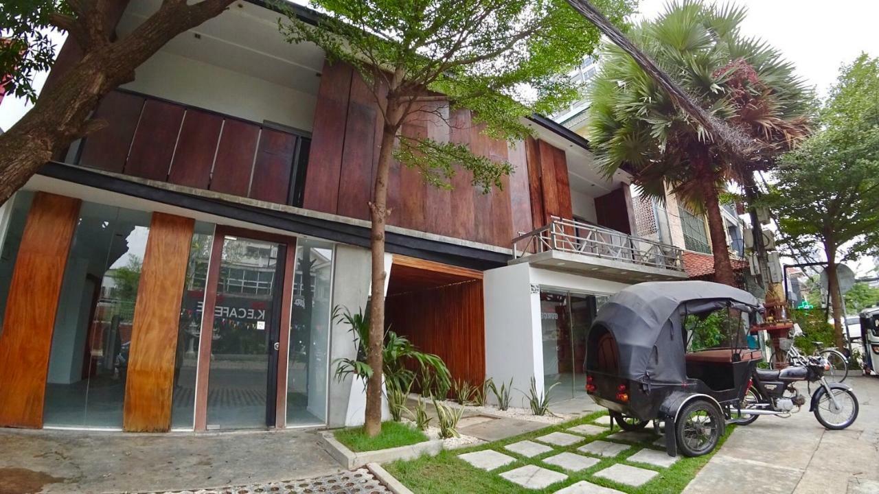 Hotel Records Phnom Penh Exterior photo
