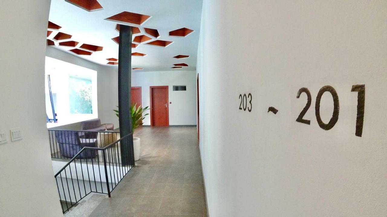 Hotel Records Phnom Penh Exterior photo